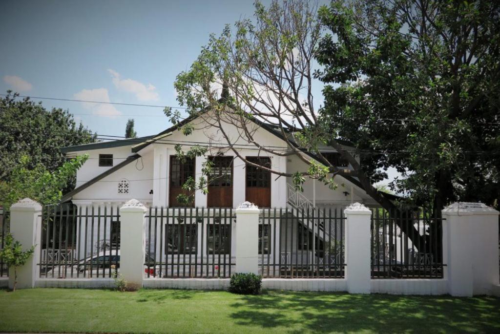 Sandton Farmhouse Johannesburg Exterior photo